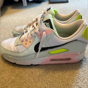 Nike women’s air max 90